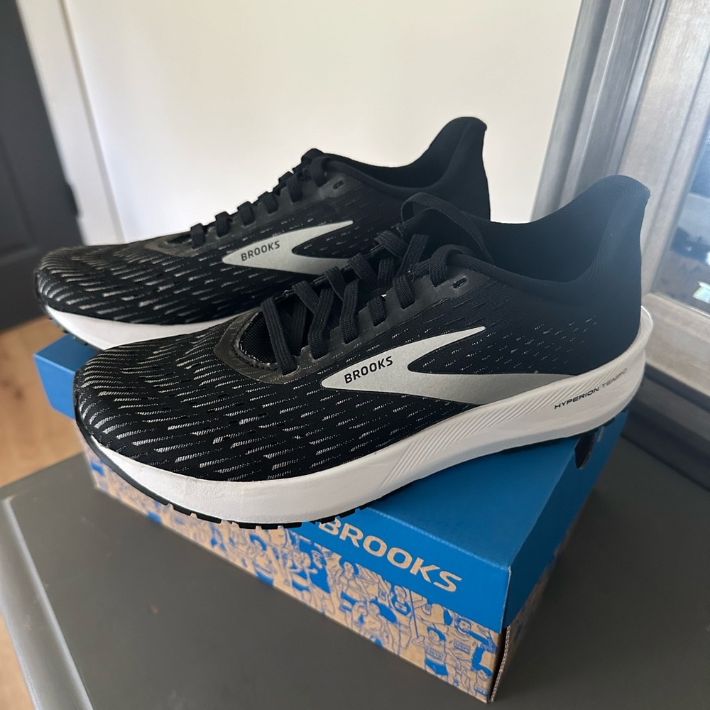 NIB Women’s Brooks Hyperion Tempo Size 7